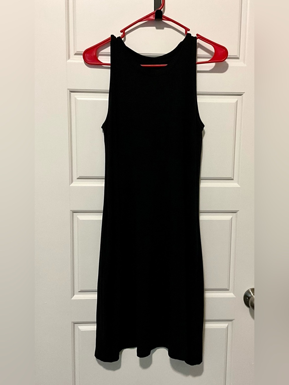 Classic Black Sleeveless Midi Dress - Elegant Everyday